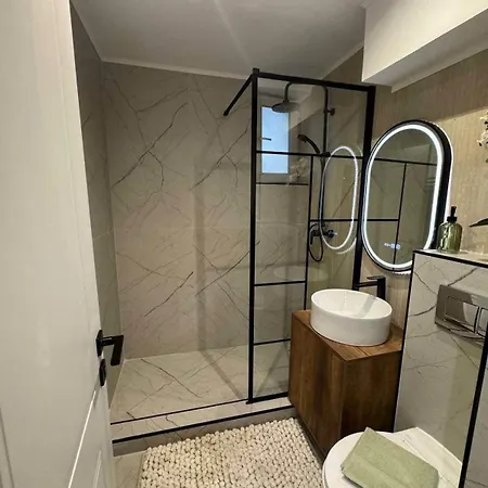 Fully Furnished Luxury In The Center Appartamento